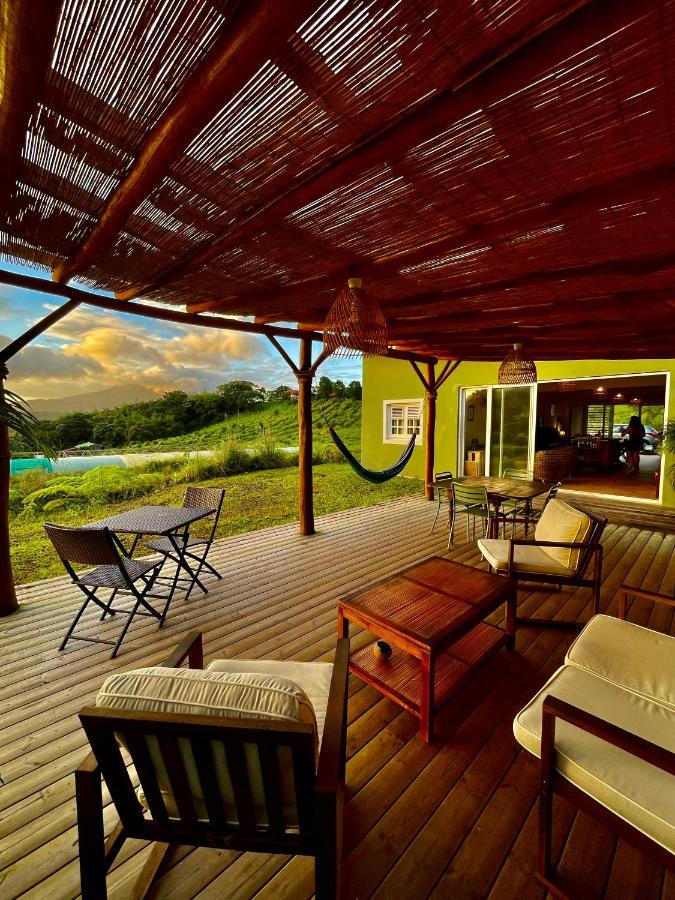 Chambre Et Sdb Privative Ylang Ylang Vue Mont Pelee Dans Maison Partagee Le Morne-Rouge Bagian luar foto